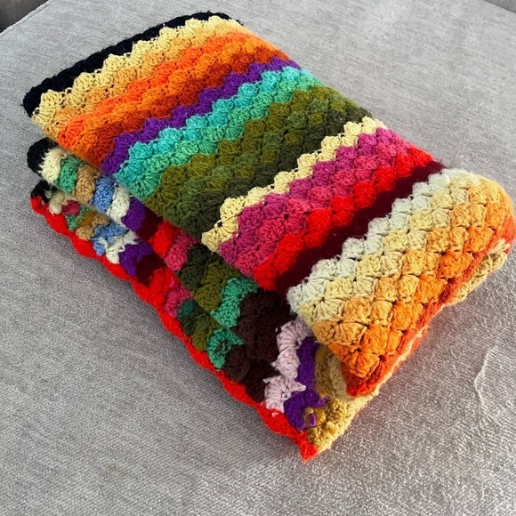 Handmade Crochet Afghan Blanket Multicolor Shell Stitch rainbow - Picture 5 of 7